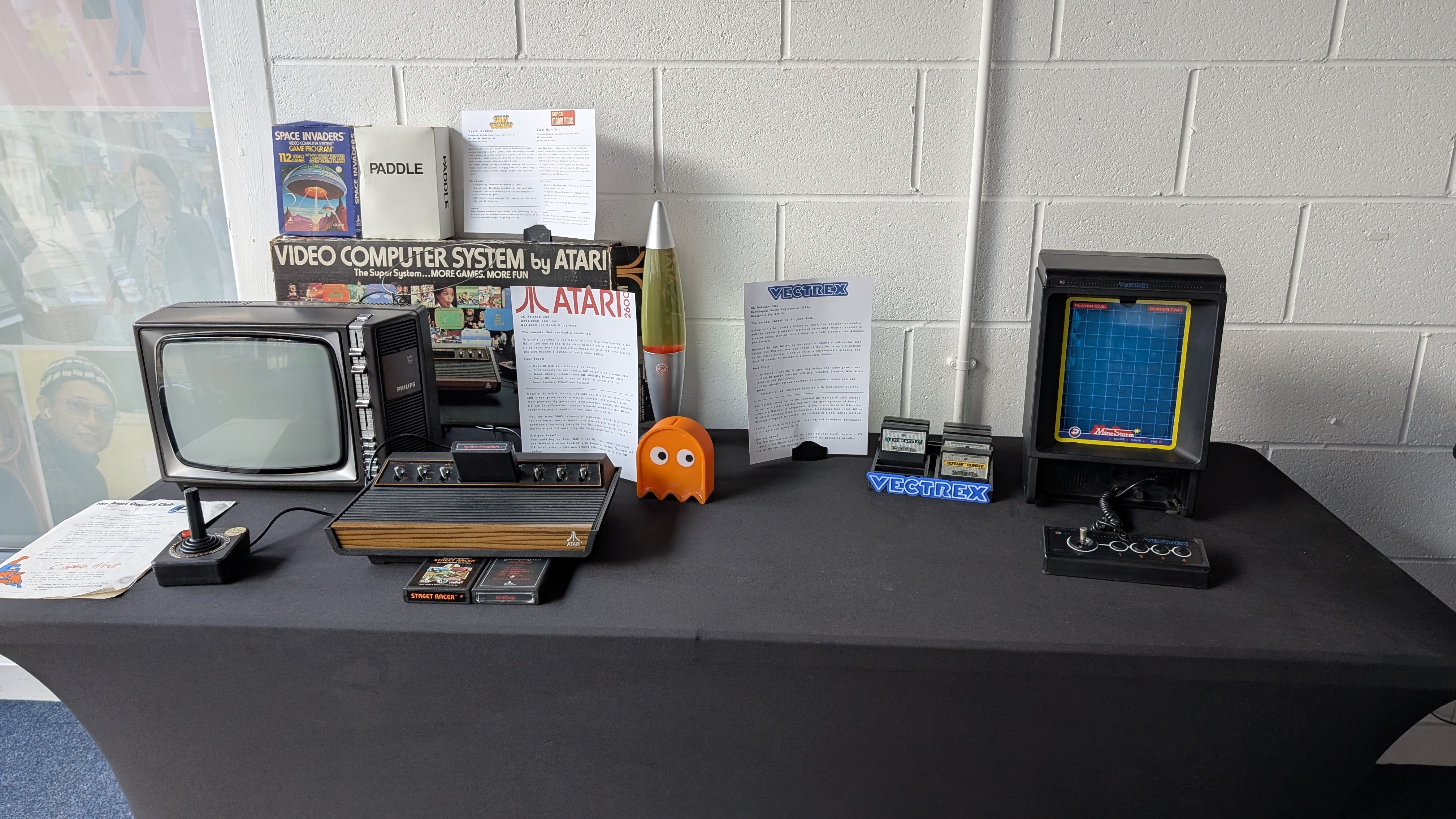 Atari and Vectrex display at Re:Wired popup